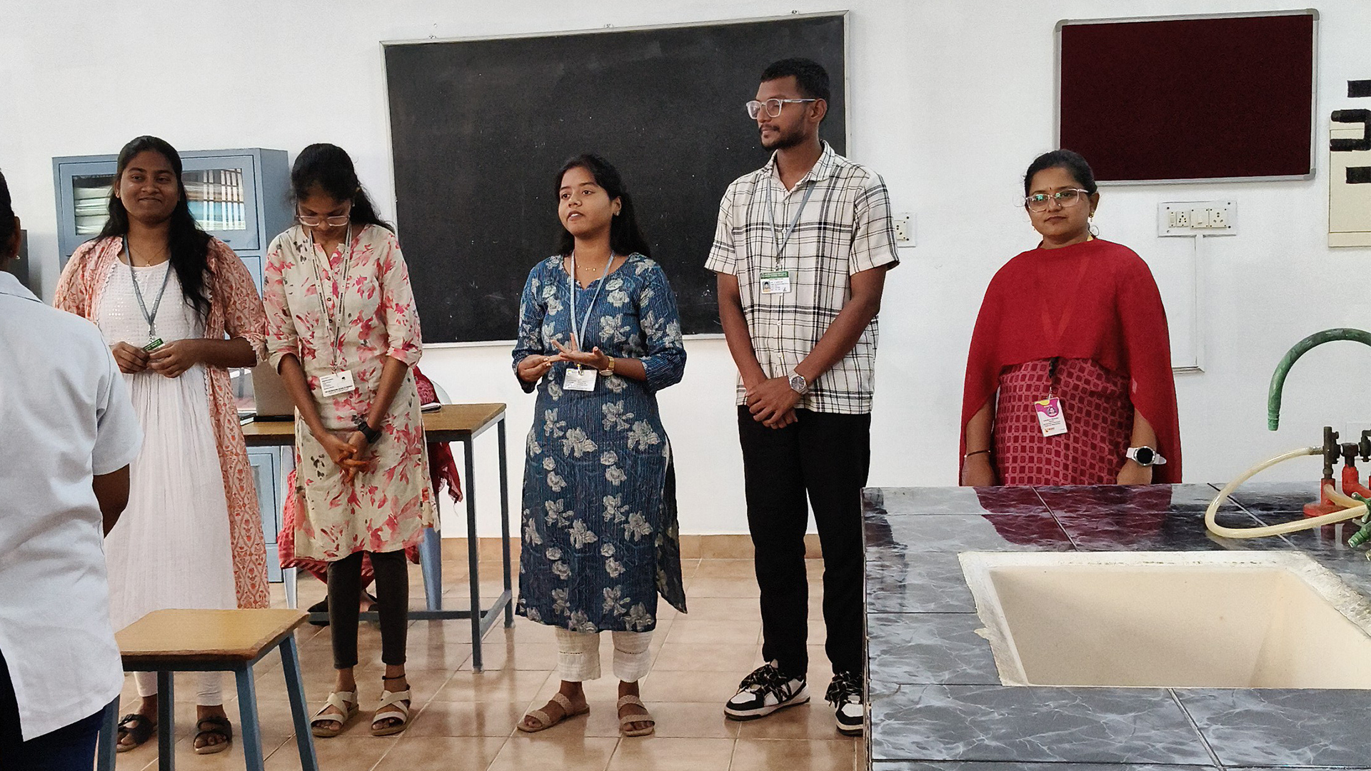 Disconnect to Reconnect: A Digital Detox for Mental Clarity